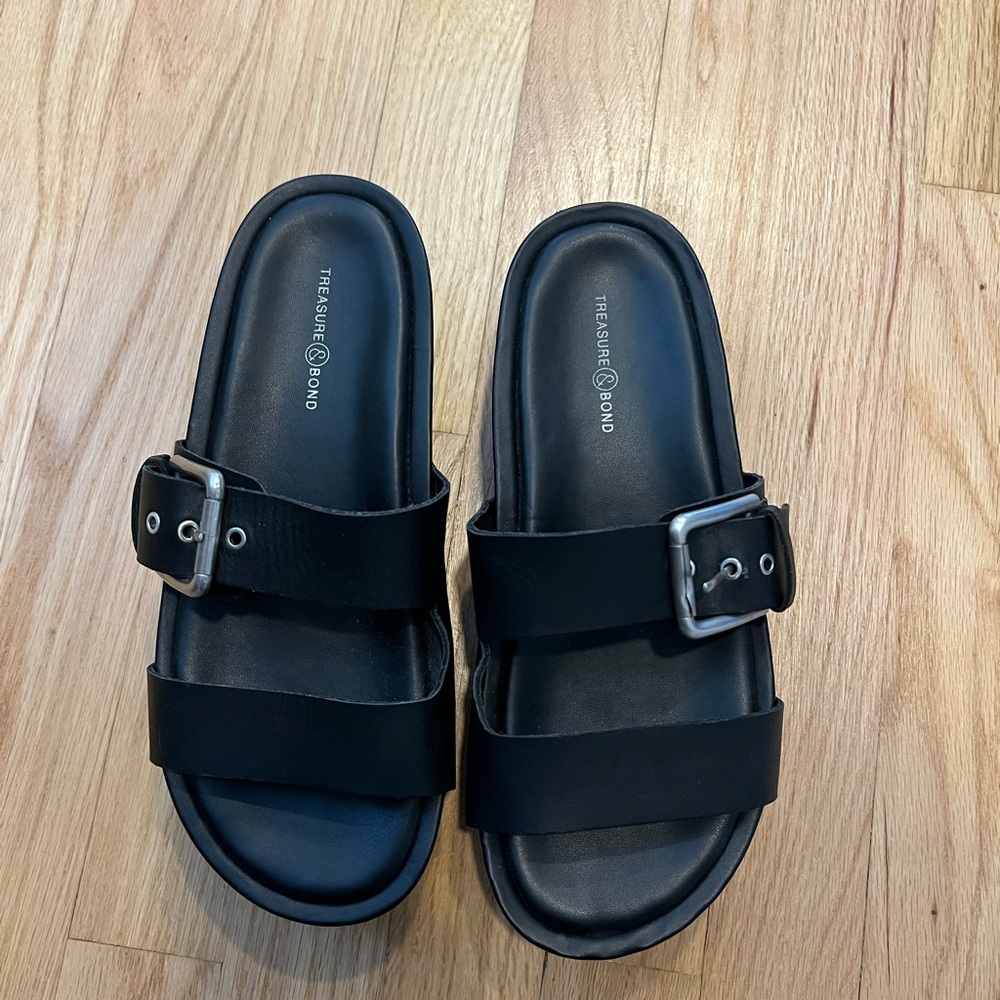 Women’s Treasure & Binder platform sandal size 8